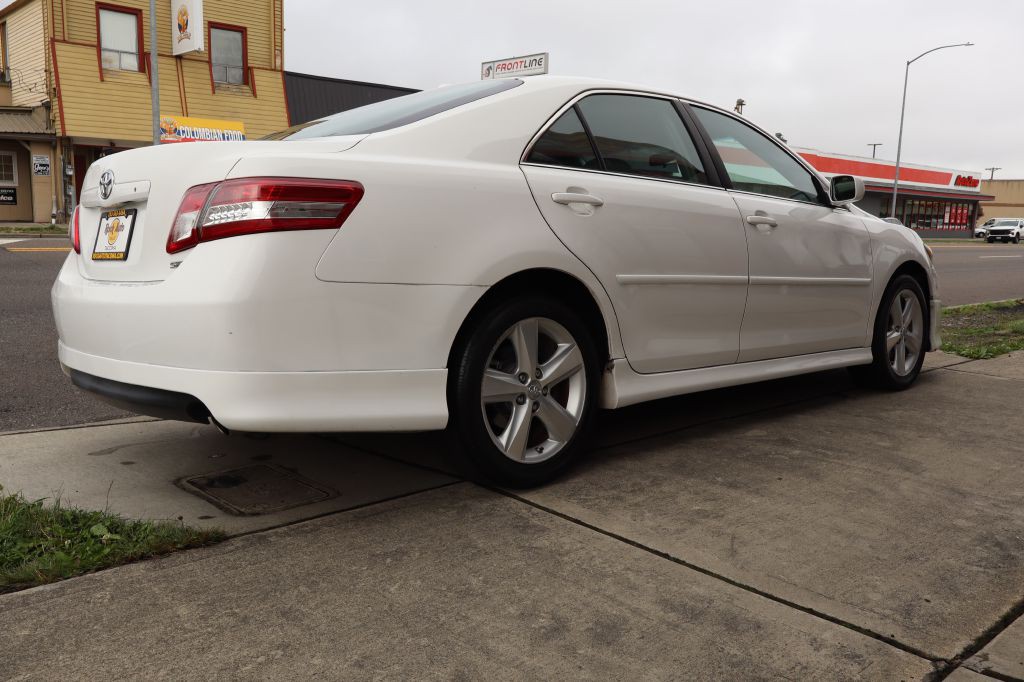 2011 Toyota Camry Image 6