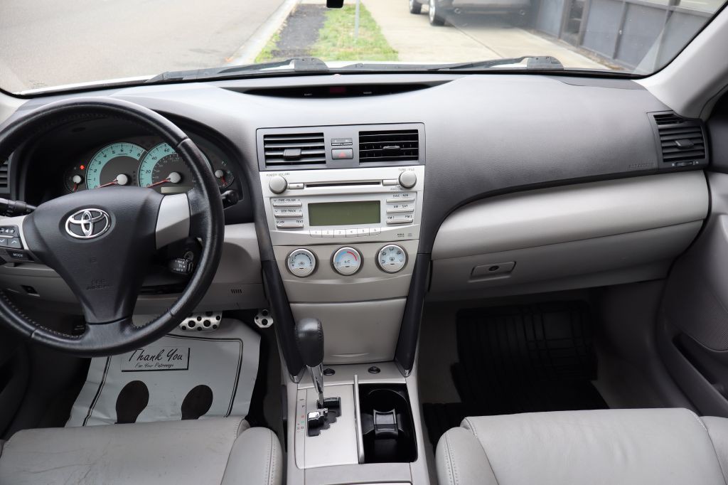 2011 Toyota Camry Image 11