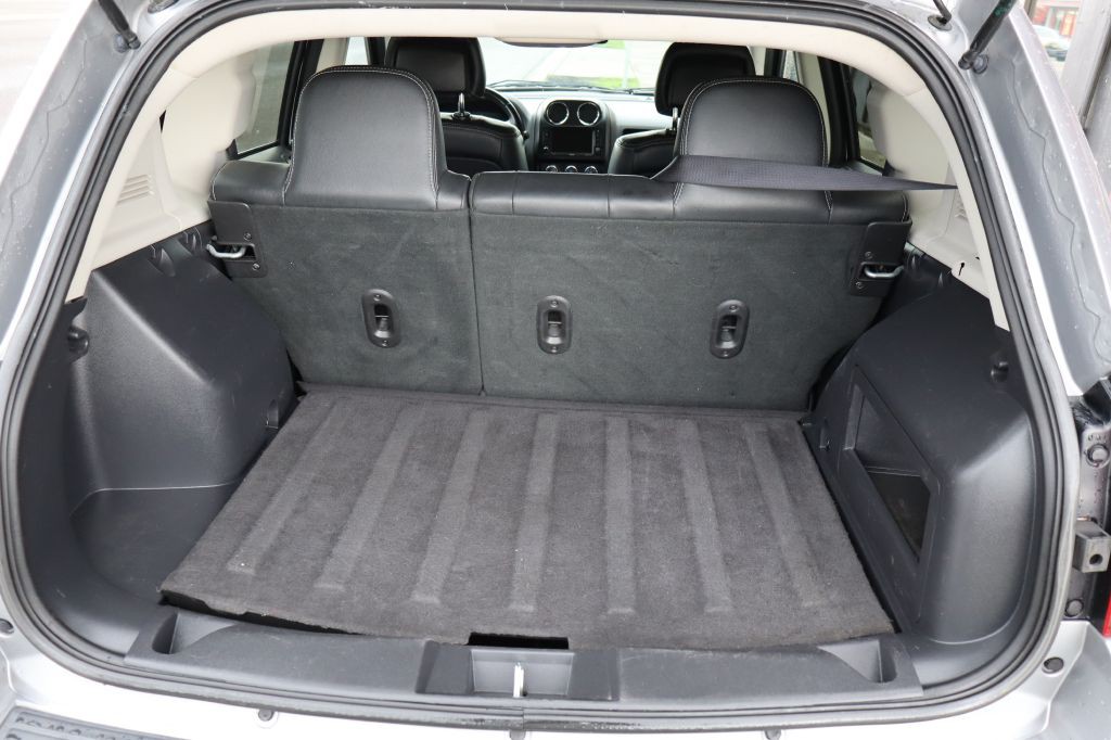 2017 Jeep Compass Image 12