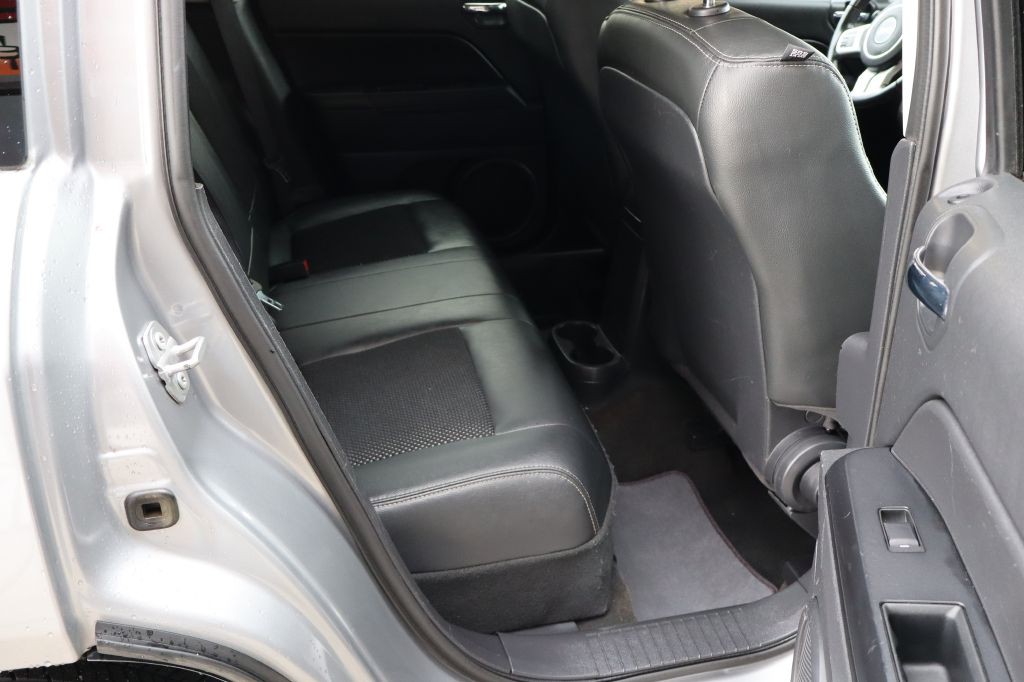 2017 Jeep Compass Image 13