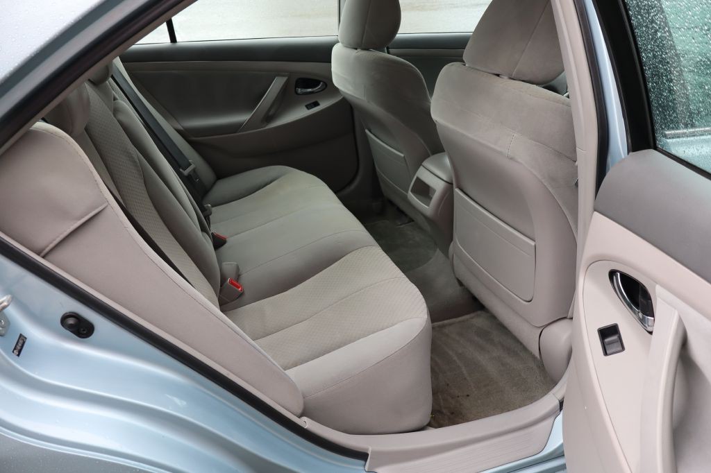 2009 Toyota Camry Image 12