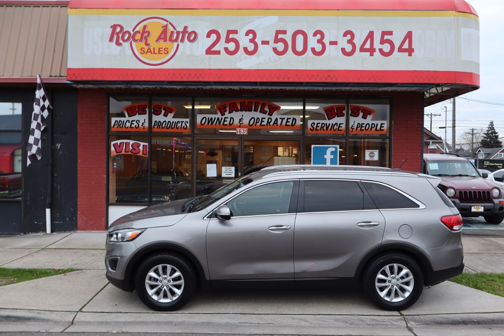 2017 Kia Sorento Image 1