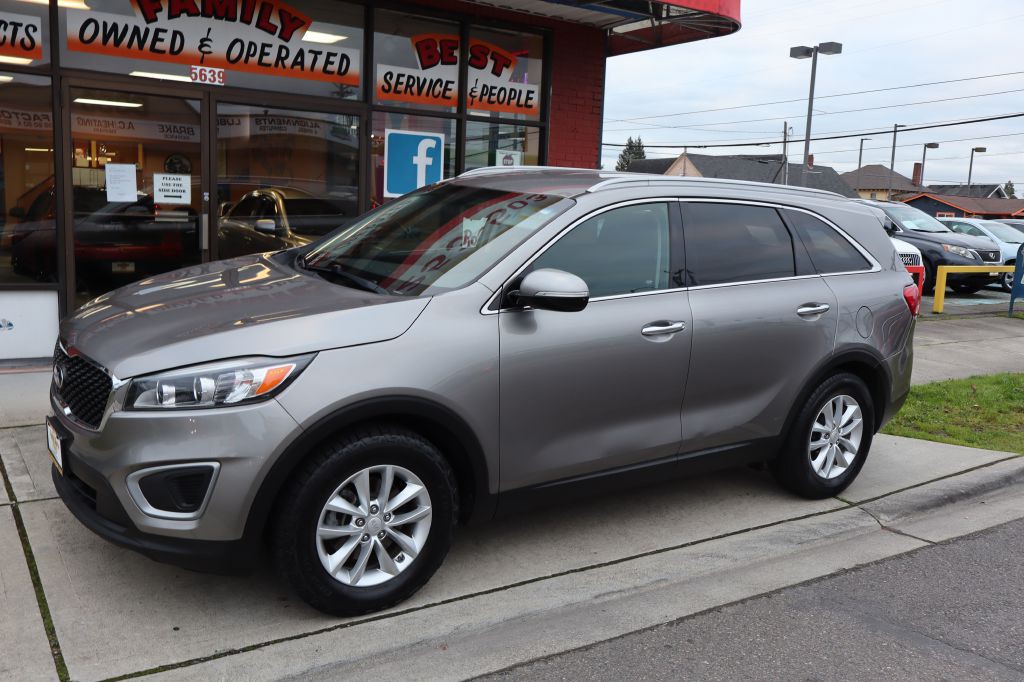 2017 Kia Sorento Image 2