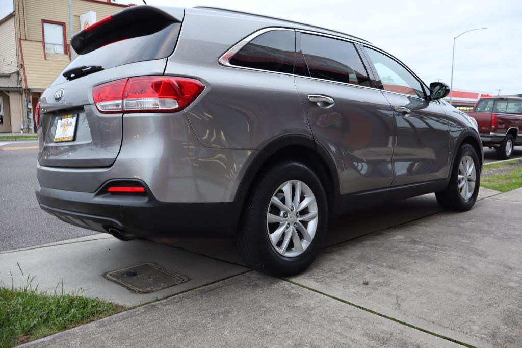 2017 Kia Sorento Image 6
