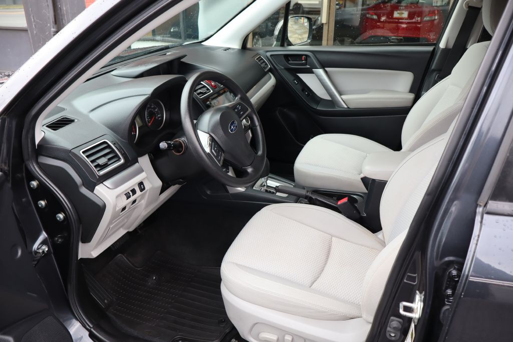 2016 Subaru Forester Image 8