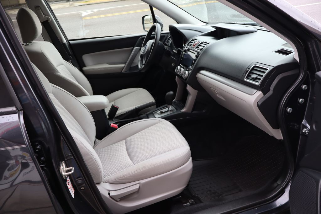 2016 Subaru Forester Image 13