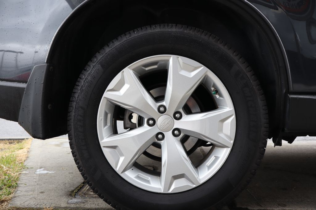 2016 Subaru Forester Image 14