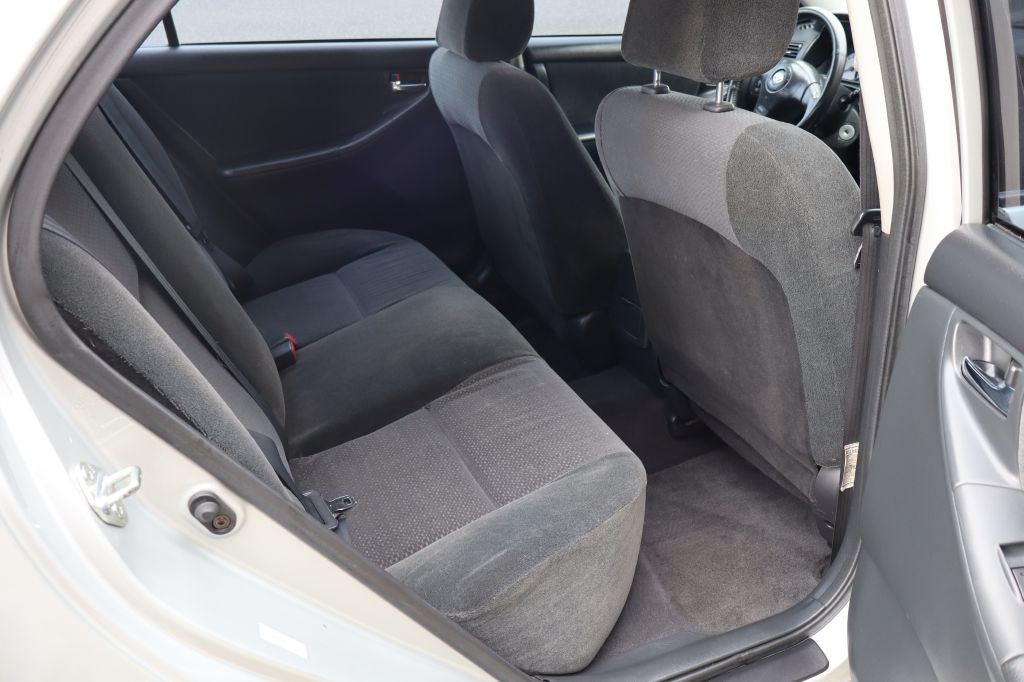 2004 Toyota Corolla Image 11