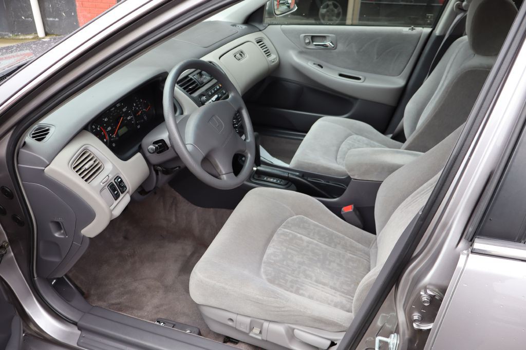 2000 Honda Accord Image 9