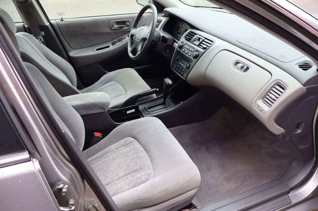 2000 Honda Accord Image 12