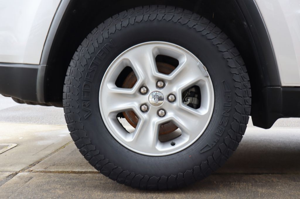 2015 Jeep Grand Cherokee Image 15