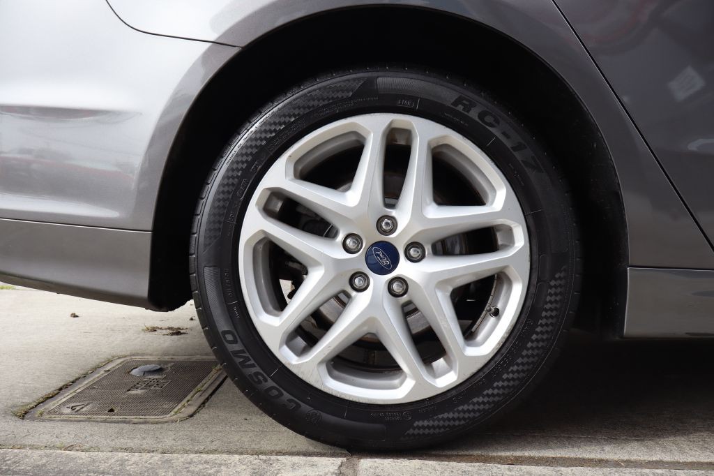 2014 Ford Fusion Image 14