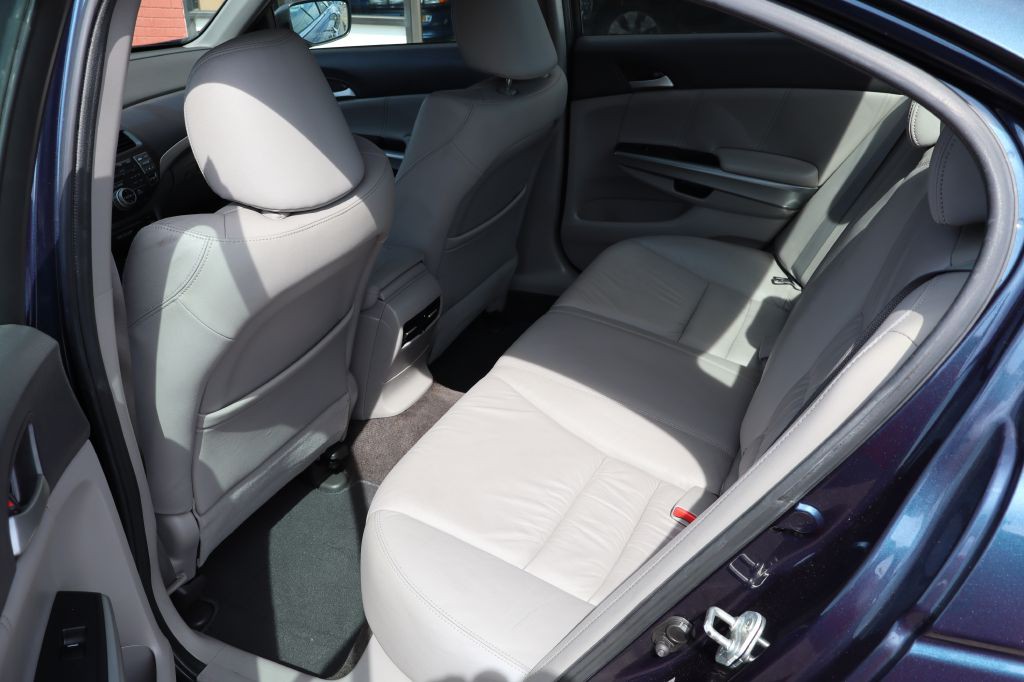 2010 Honda Accord Image 10