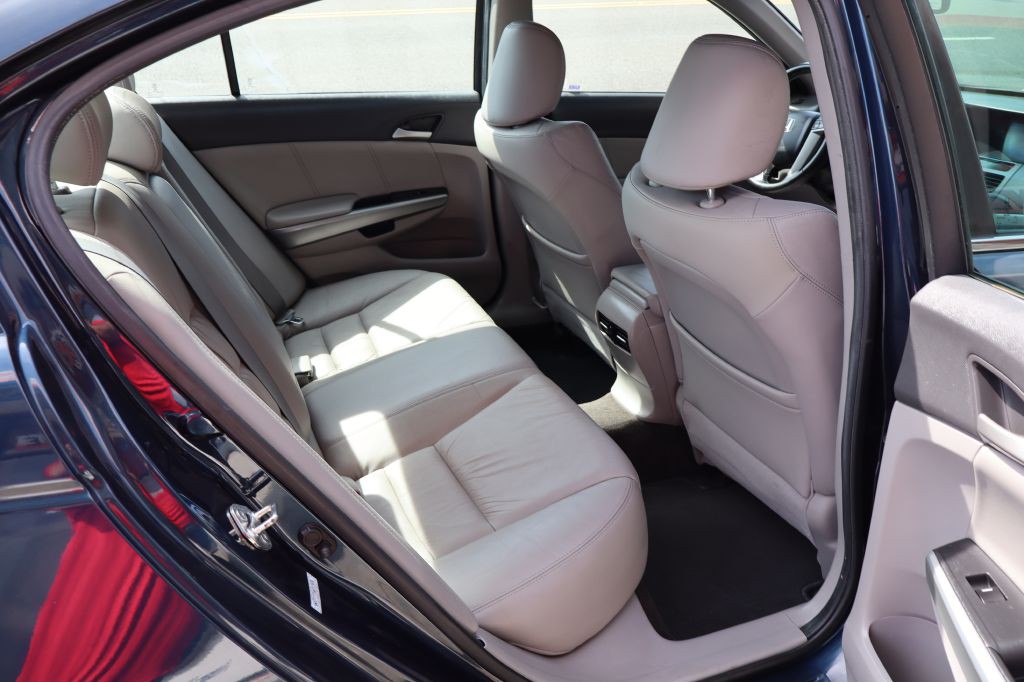 2010 Honda Accord Image 12