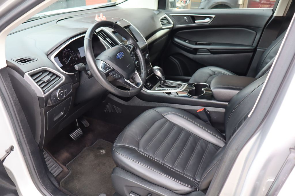2016 Ford Edge Image 9
