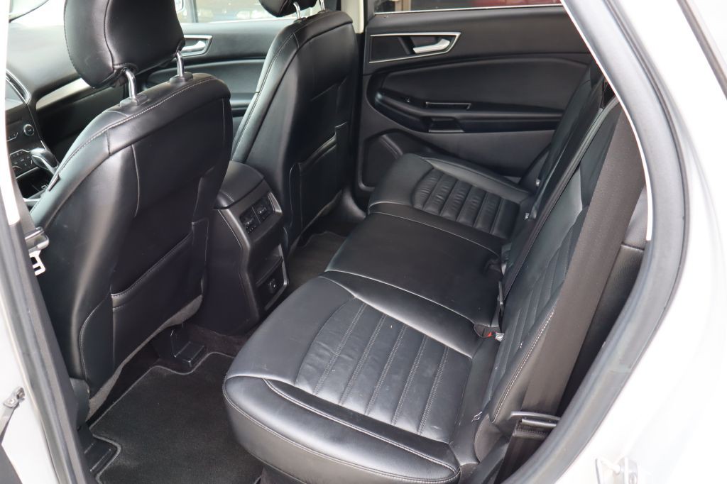 2016 Ford Edge Image 10