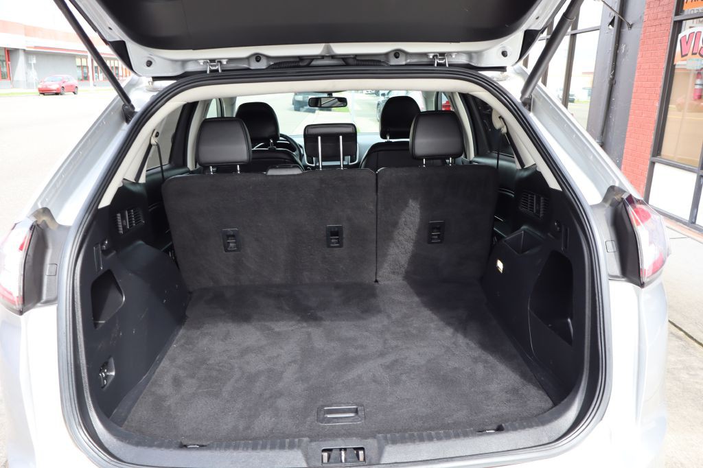 2016 Ford Edge Image 12