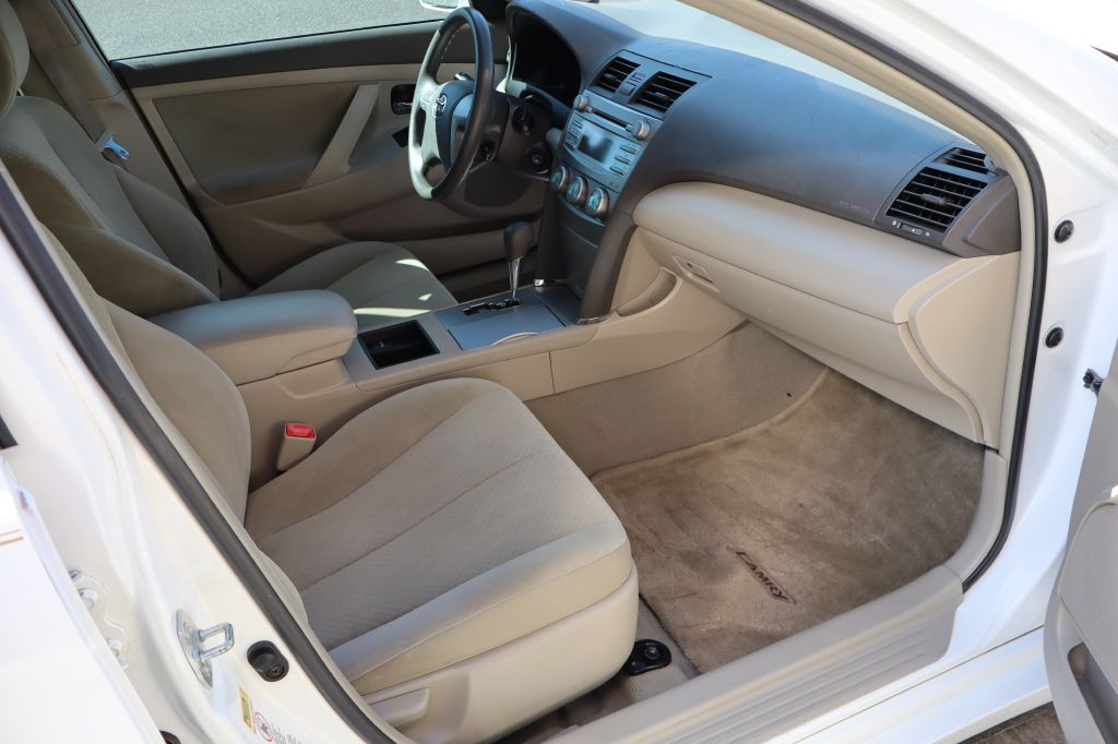 2009 Toyota Camry Image 13