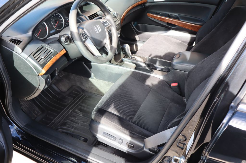 2012 Honda Accord Image 9
