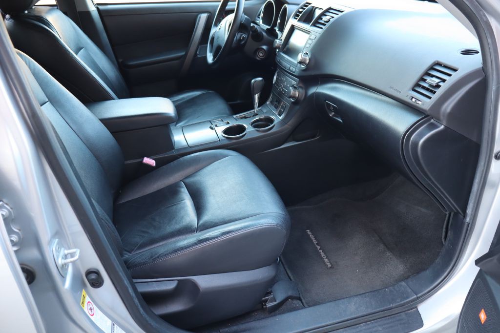 2009 Toyota Highlander Image 13