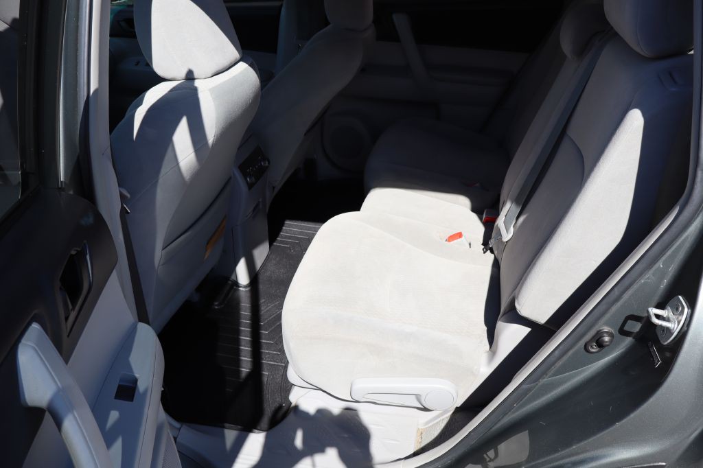 2010 Toyota Highlander Image 10