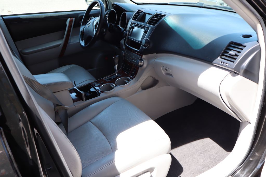 2013 Toyota Highlander Image 15
