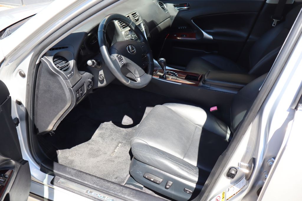 2007 Lexus IS Image 9