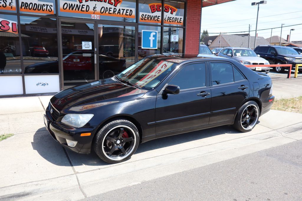 2004 Lexus IS Image 2