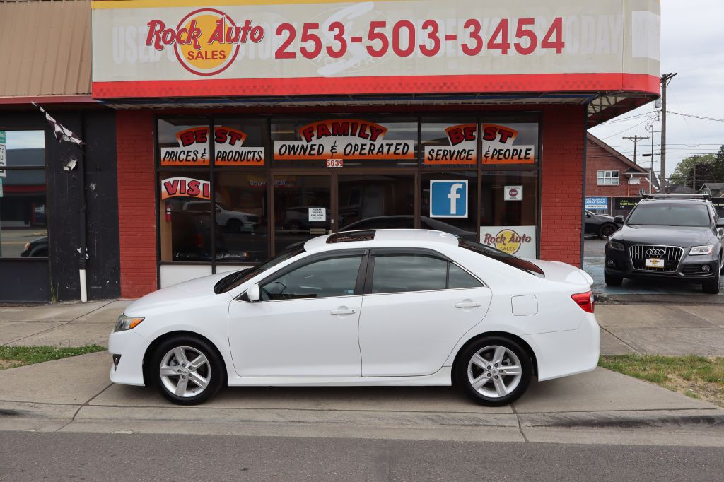 2012 Toyota Camry Image 1