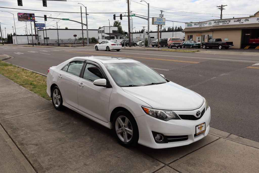2012 Toyota Camry Image 4