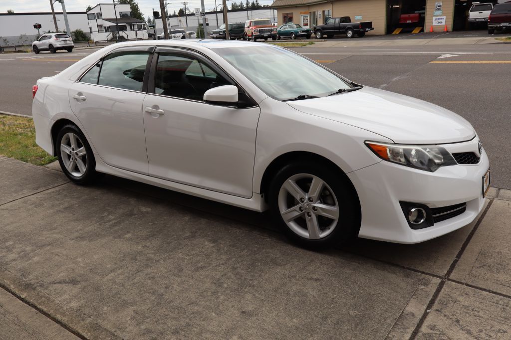 2012 Toyota Camry Image 5