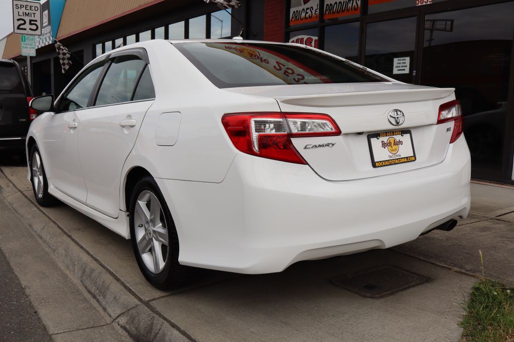 2012 Toyota Camry Image 8