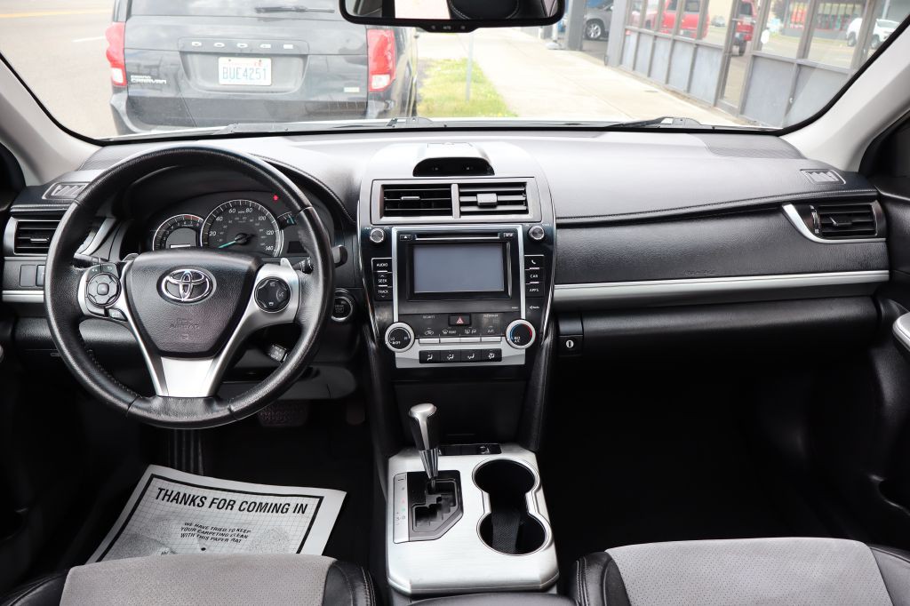 2012 Toyota Camry Image 11