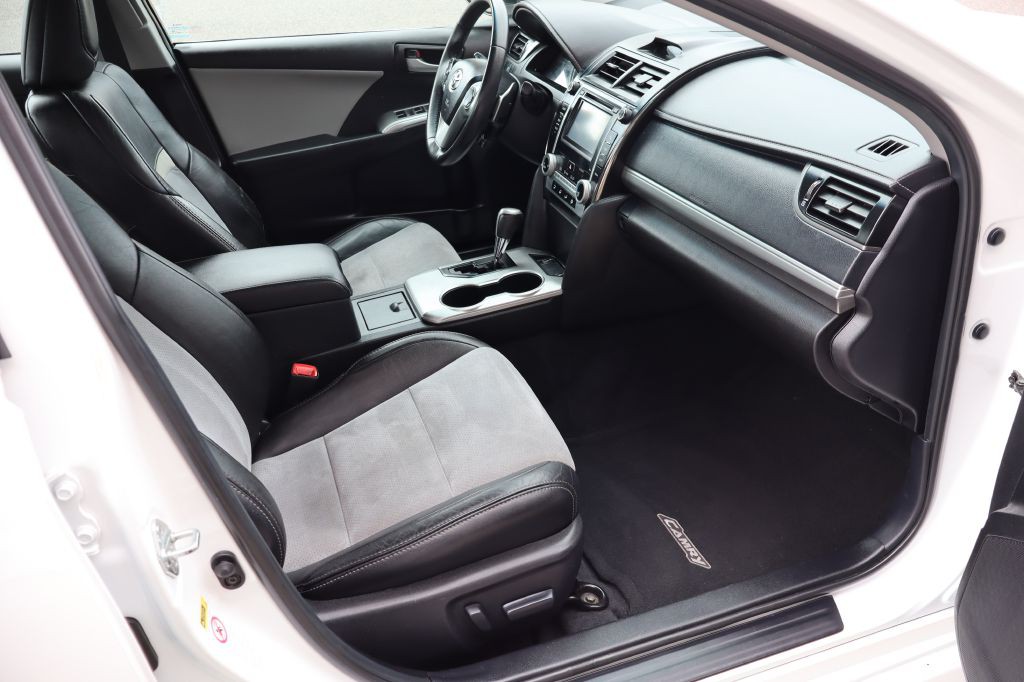 2012 Toyota Camry Image 13