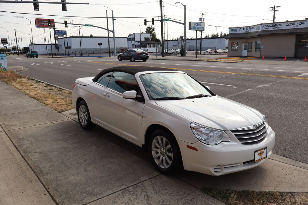 2010 Chrysler Sebring Image 4