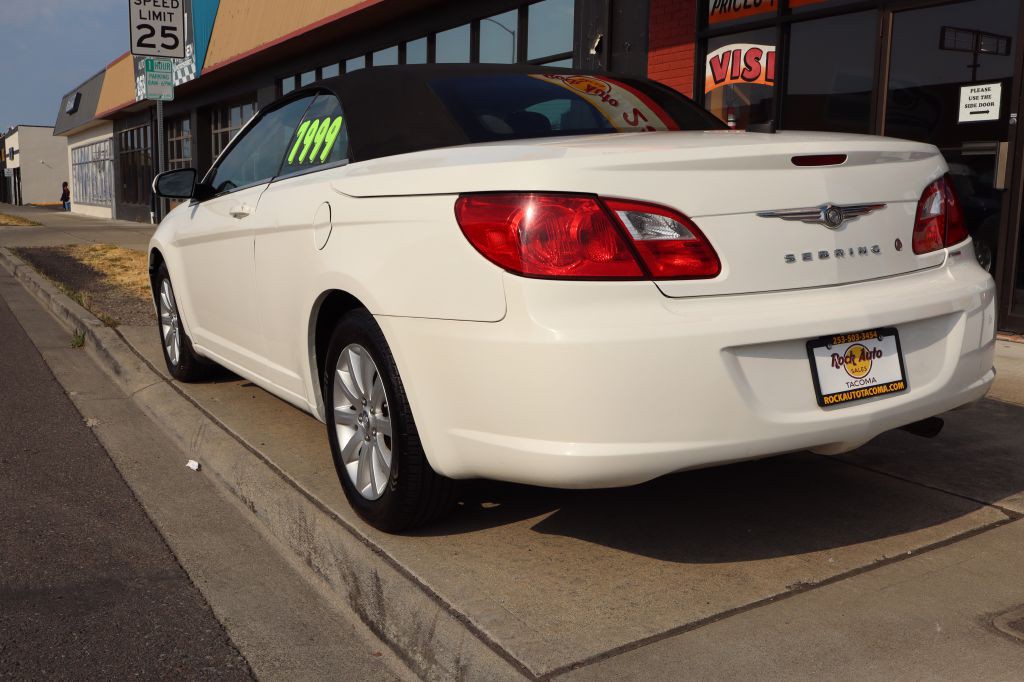 2010 Chrysler Sebring Image 8