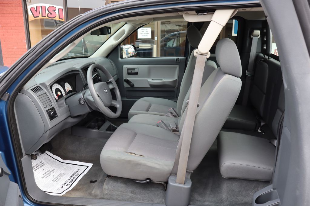 2005 Dodge Dakota Image 9