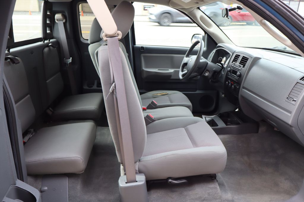 2005 Dodge Dakota Image 11