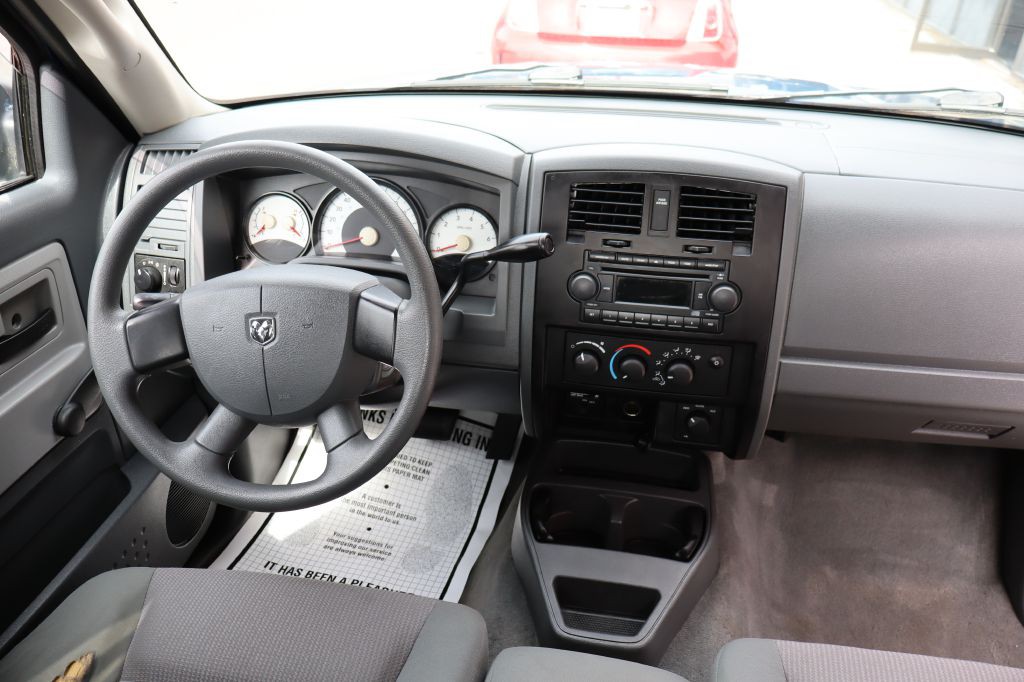 2005 Dodge Dakota Image 12