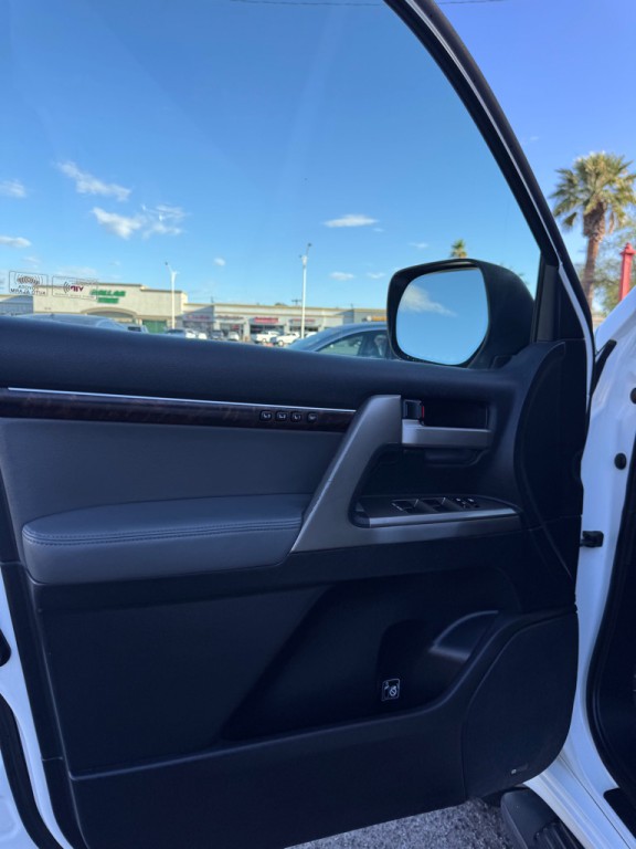 2008 Toyota Land Cruiser Image 12