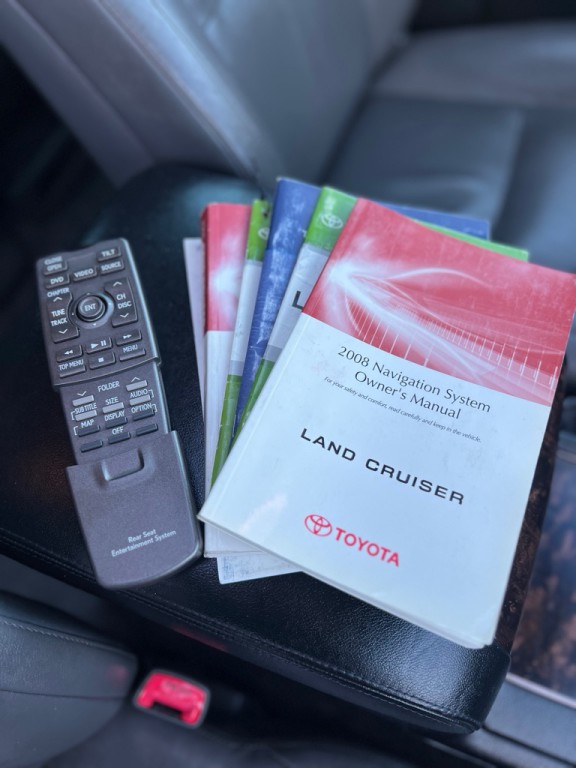 2008 Toyota Land Cruiser Image 30