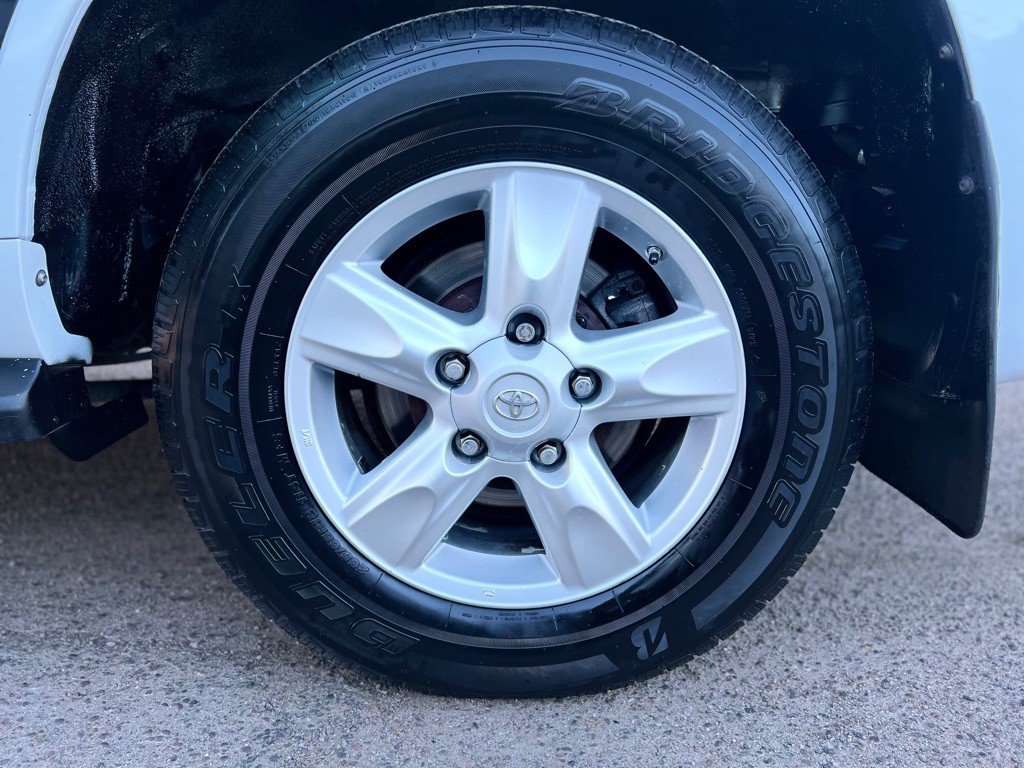 2008 Toyota Land Cruiser Image 31