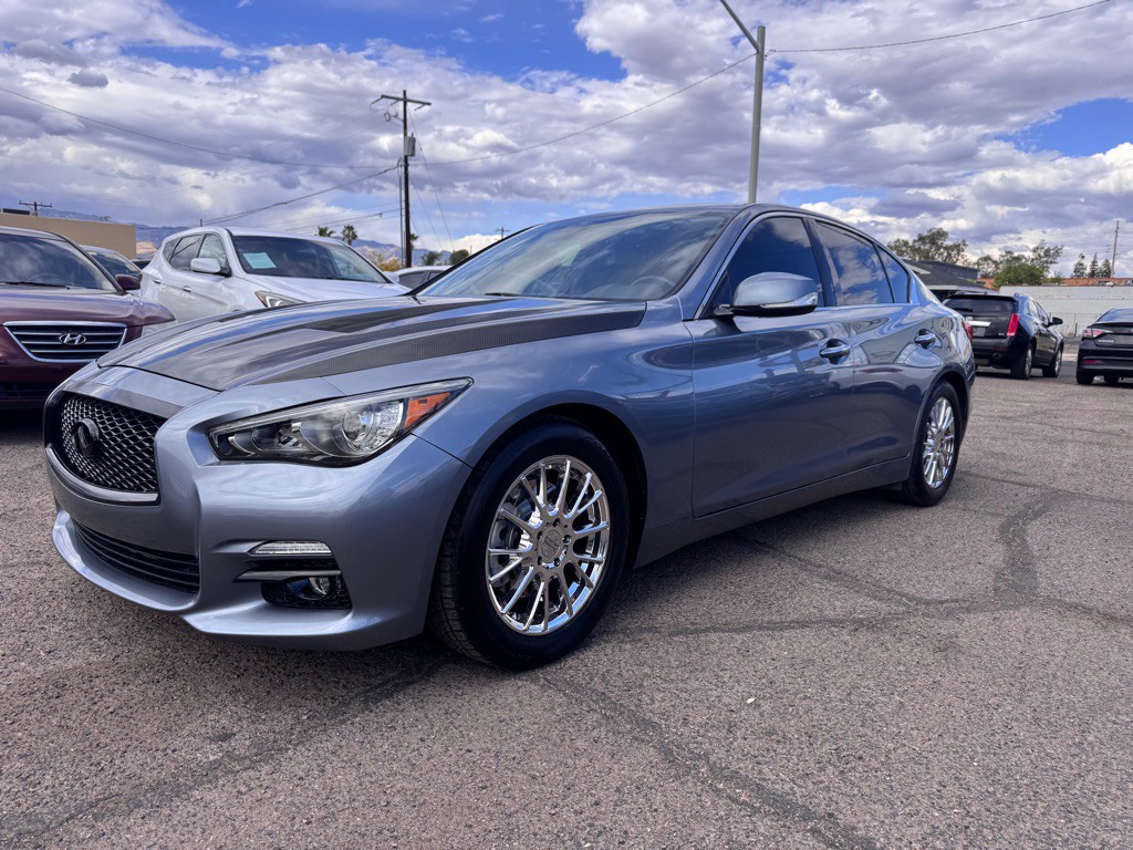 2017 INFINITI Q50 Image 1
