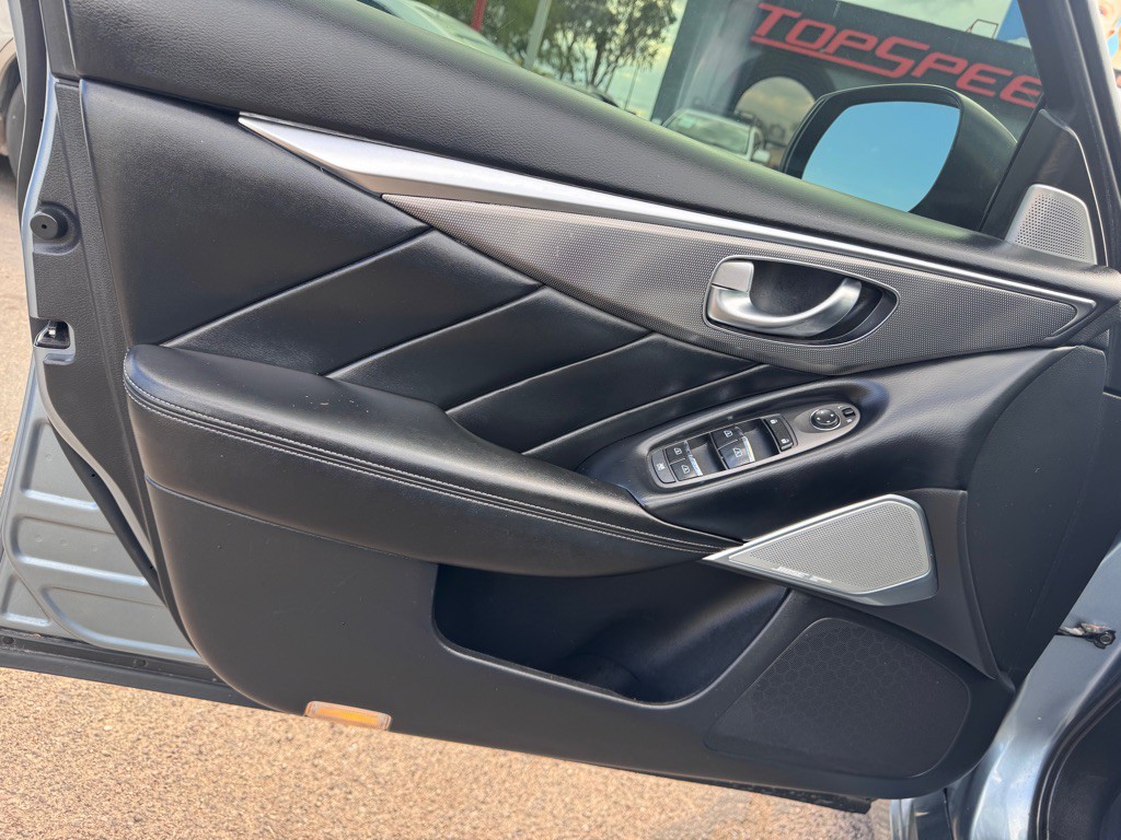 2017 INFINITI Q50 Image 19