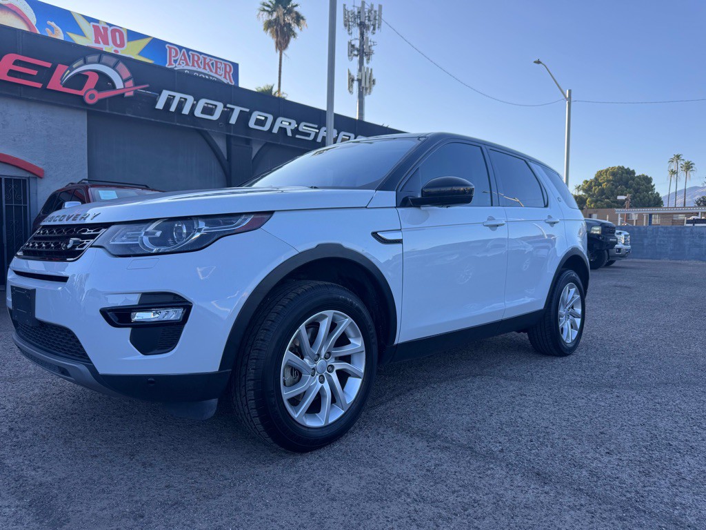 2017 Land Rover Discovery Sport Image 1
