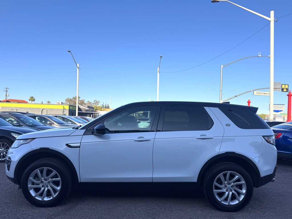 2017 Land Rover Discovery Sport Image 4