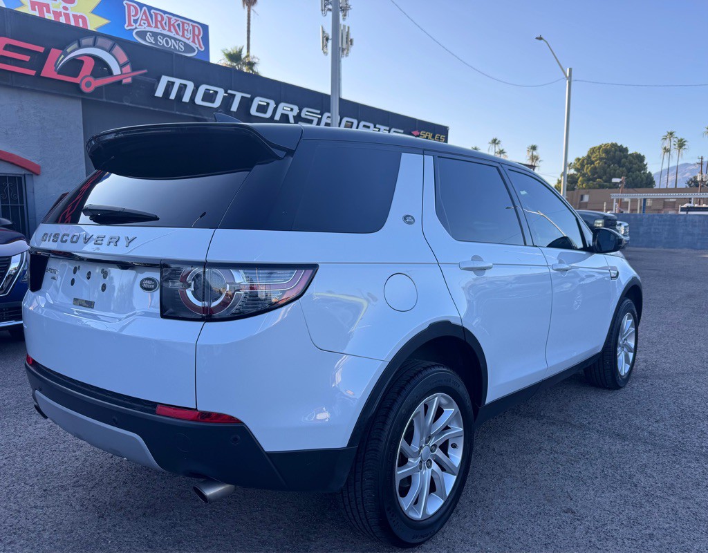 2017 Land Rover Discovery Sport Image 9