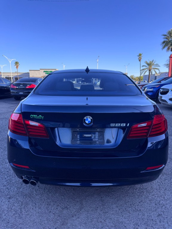 2015 BMW 5 Series Image 8