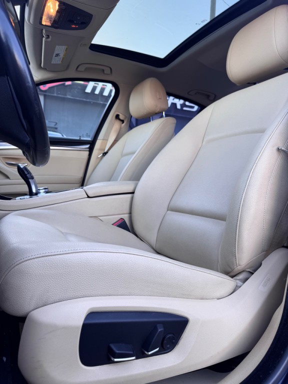 2015 BMW 5 Series Image 15