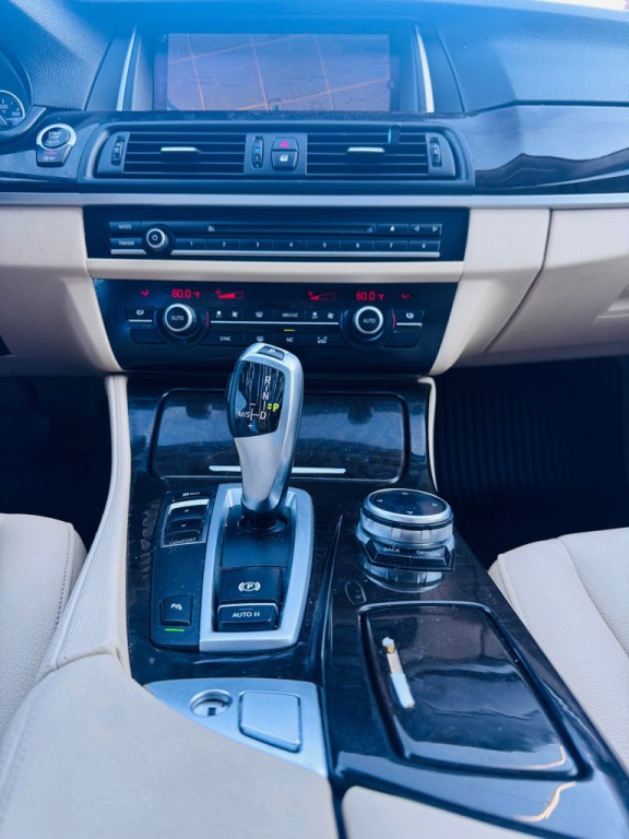 2015 BMW 5 Series Image 19